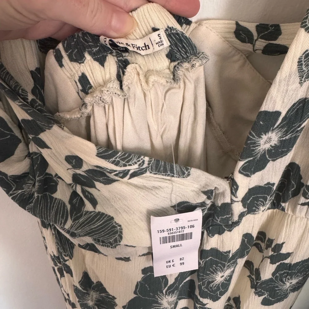 Abercrombie NWT Floral Tie-Shoulder Maxi Dress in Cream and Green